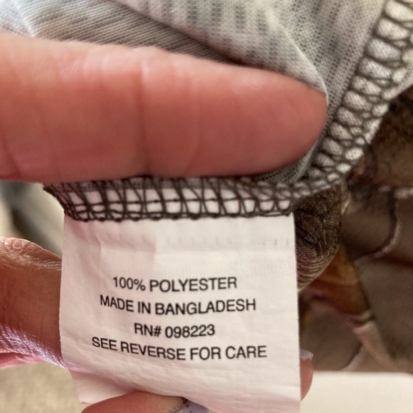 Magellan Kids Outdoors Camo Hunt Gear Short Sleeves- Sz XS- Green- Used - Picture 6 of 6